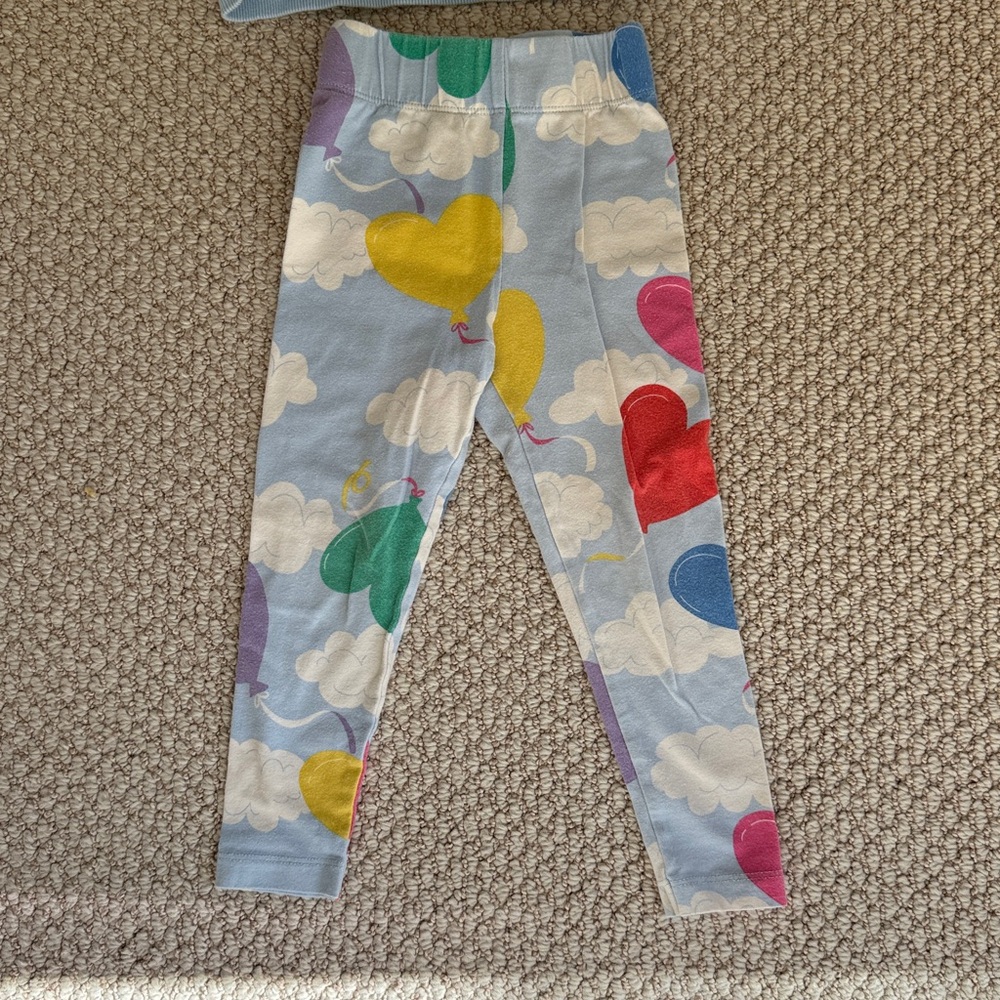Mini Boden 4-piece Set! Two tops, Sweatshirt, and Leggings sz 2-3 years - Picture 9 of 13